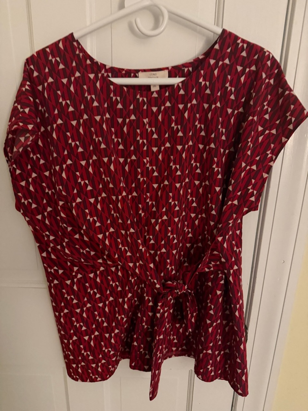 Como Vintage Red Geometric Tie-Waist Tunic Top